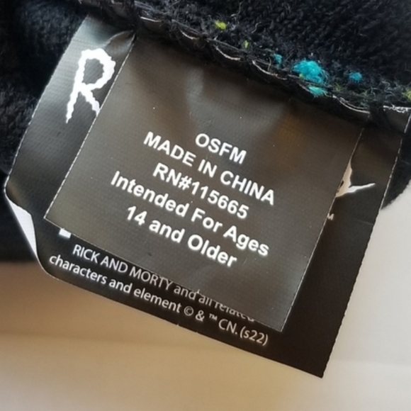 ❗Rick & Morty Winter Beanie and Dice Set❗ - Picture 8 of 8